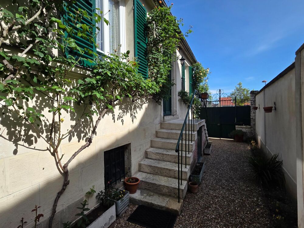 MAISON FAMILIALE  CALME, VOLUMES ET ACCÈS PARIS