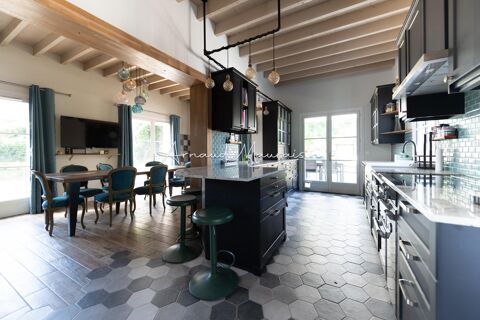   Maison r�nov�e avec go�t ! Coup de c�ur assur� !s tu Maison - 6 pi�ce(s) - 182 m�