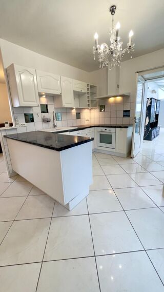  Maison à vendre 14 pièces 298 m²