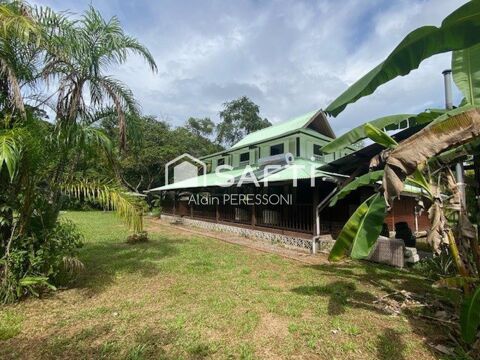   Propri�t� de style Cr�ole T6 sur parcelle de 1Ha Piscine Maison - 6 pi�ce(s) - 180 m�
