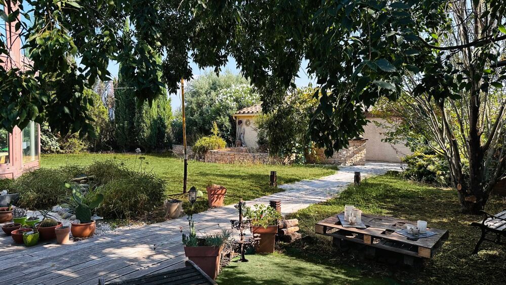 Maison 225 m² + studio sur 1 100 m² de terrain