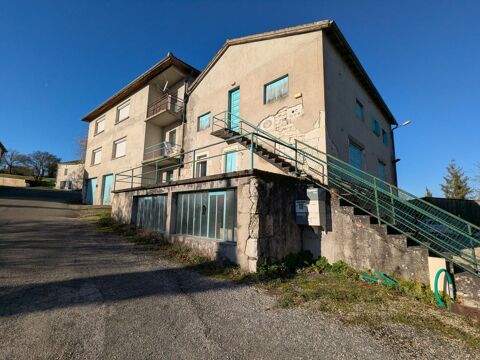   Maison de bourg, terrasse, parking, sur 3 niveaux. Maison - 8 pièce(s) - 233 m²