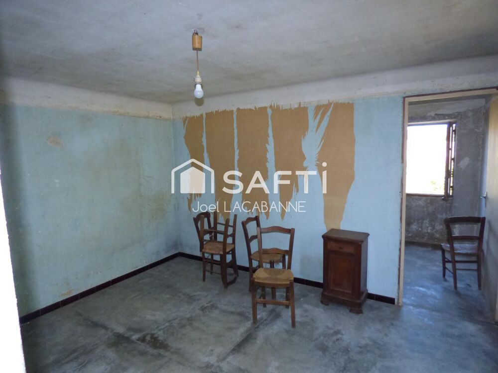 Vente Maison Maison à rénover de 105 m², au calme, cuisine, salon, 3 chambres, cellier, salle d'eau, wc, nombreuses dépendances, terrain de 6 Villecomtal-sur-arros
