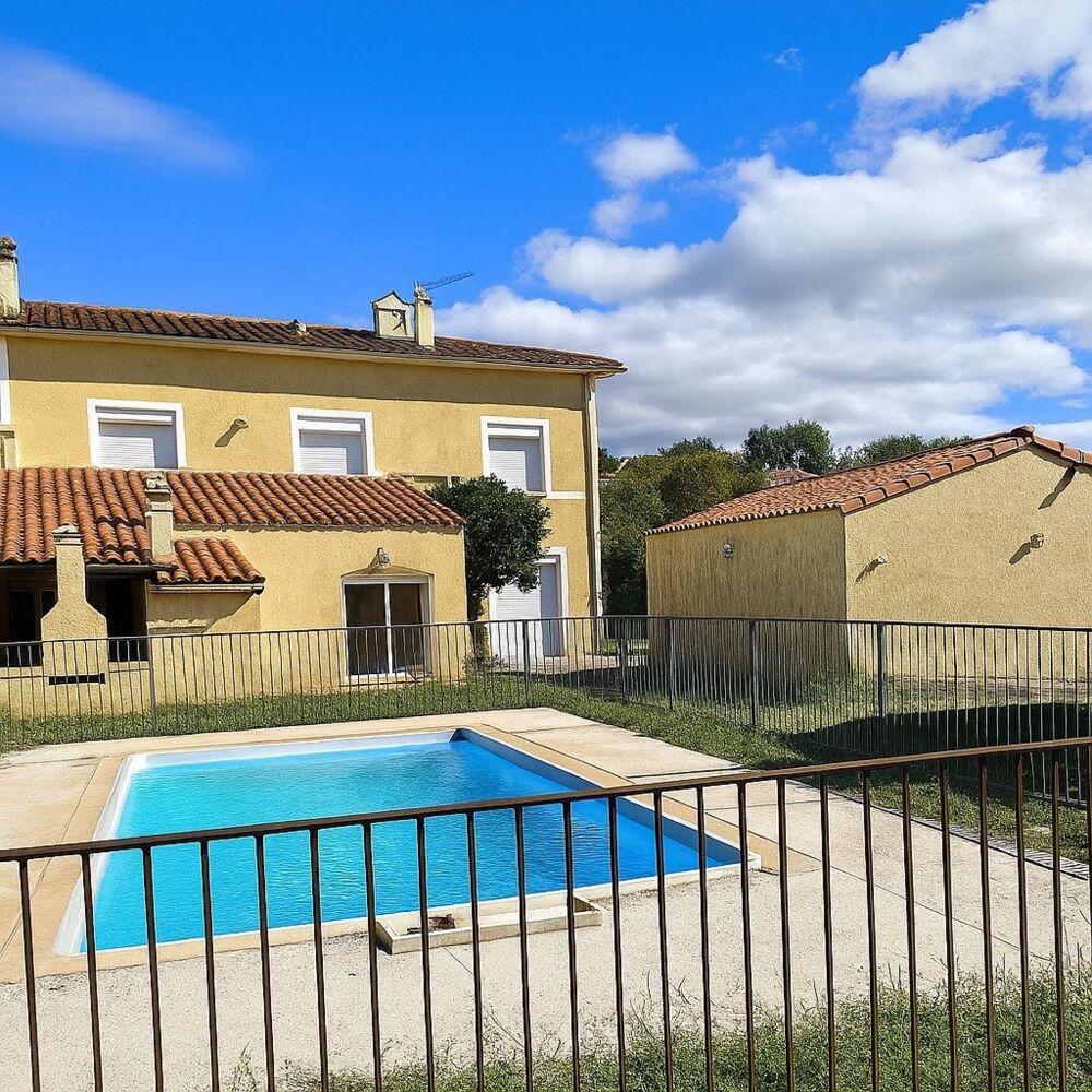 Maison d'habitation 3 faces, 4 chambres, garage, jardin et piscine