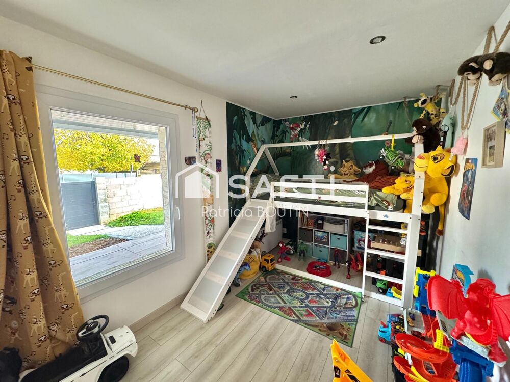 Vente Maison PAVILLON DE PLAIN PIED 4 CHAMBRES DONT UNE SUITE PARENTALE + DOUBLE GARAGE A SAINT MAXIRE ! Saint-maxire