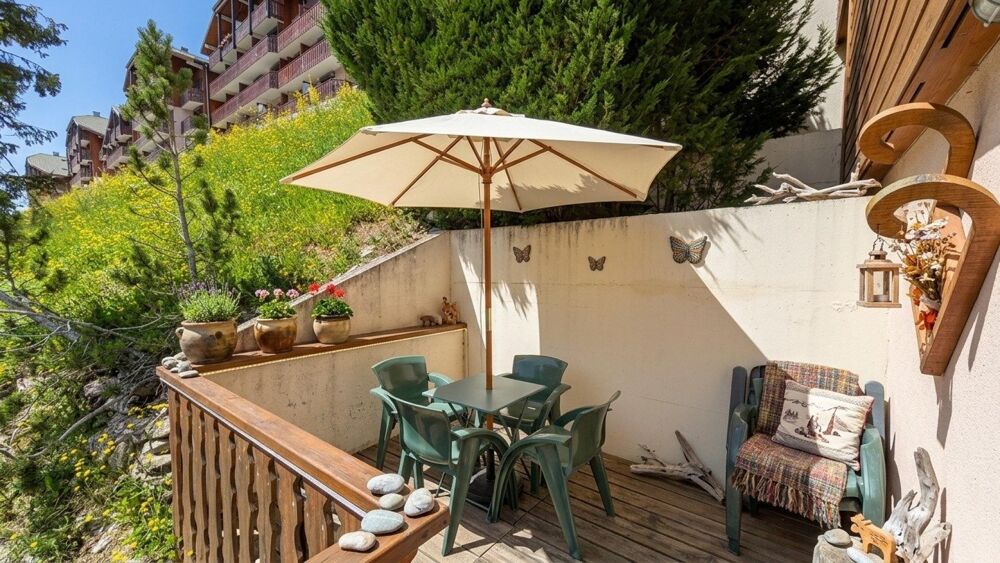 Deux pièces atypique de 43 m2 avec balcon + terrasse de 12m2 exposé sud offrant une vue dégagée sur les alpages et montagnes en