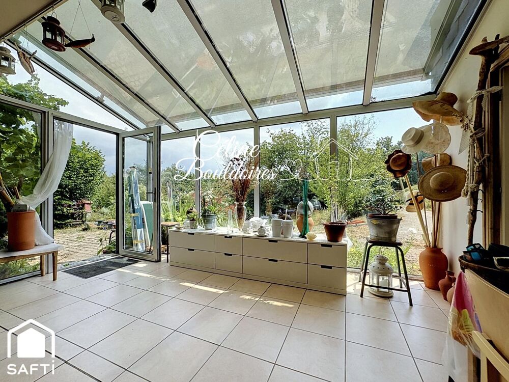 LOPERHET  Maison d'architecte de plain-pied et son écrin de verdure