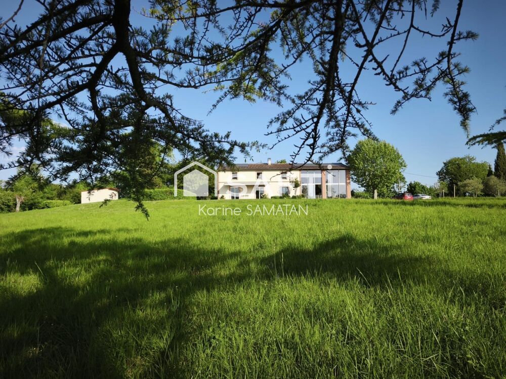 Pechbonnieu  Propriété rare de 270 m² avec grange aménagée, sur 12 000 m² de terrain, vue exceptionnelle sur les Pyrénées, sans