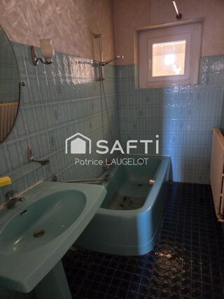 Vente Maison Maison 2 chambres avec garage et beau potentiel Ligny-le-chatel