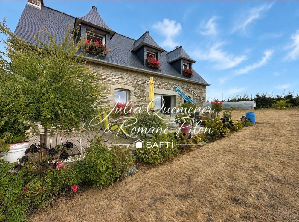 PLOUGONVELIN  Maison en pierre  4 chambres  Grand terrain  Vue mer