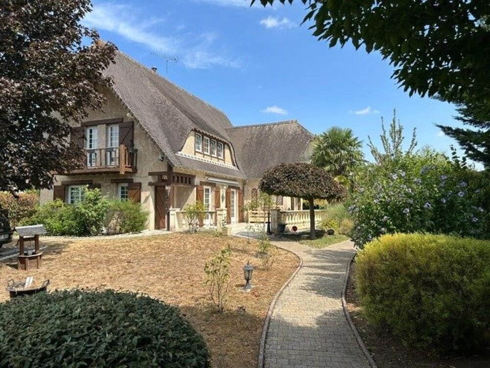 Vente Maison Magnifique maison familiale de caractère de 180M² avec piscine , idéalement située proche des écoles La chaussee-d'ivry