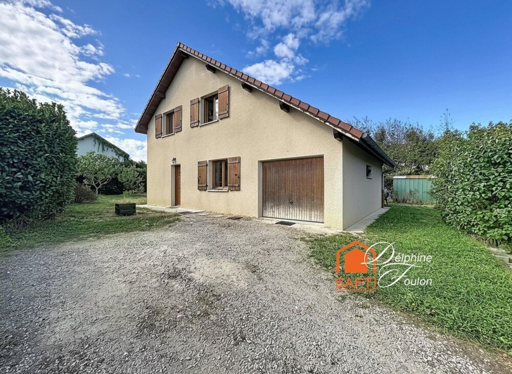 Maison familiale à Saint-André-le-Gaz, proche gare.