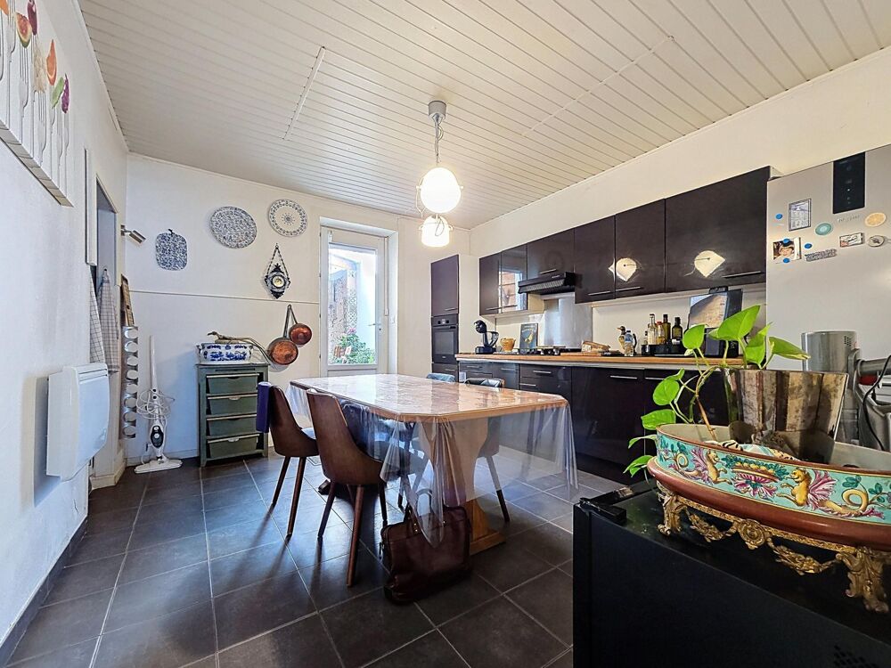 Maison rénovée de 158 m² avec terrasses, bureau et potentiel supplémentaire  Coeur dHérépian