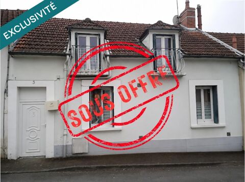   EXCLUSIVITÉ – Maison de ville à rénover avec beau potentiel - Centre de Commentry Maison - 3 pièce(s) - 74 m²