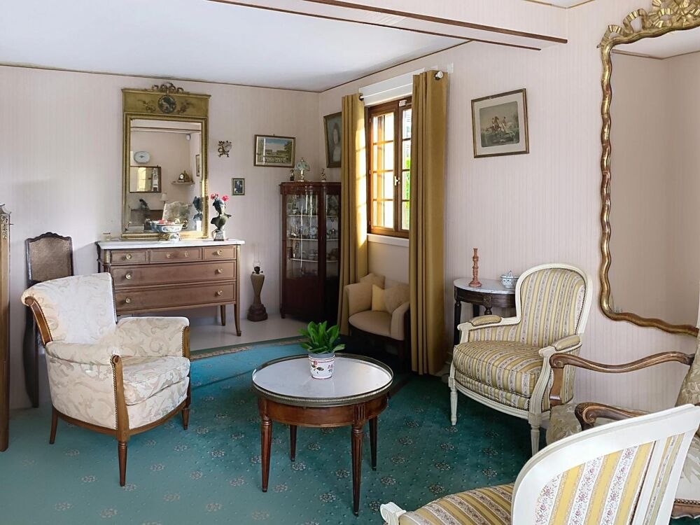 Maison lumineuse, en parfait état, au coeur du bourg de Cambremer.
