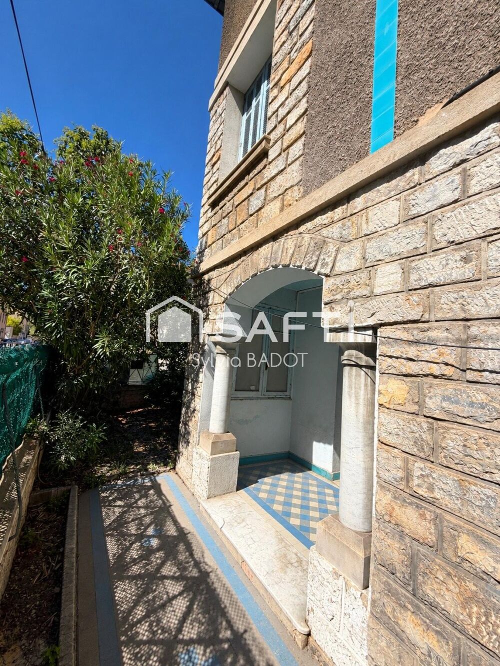 Vente Maison TOULON OUEST  MAISON DE CARACTERE DES ANNEES 30 COMPOSEE DE 3 APPARTEMENTS Toulon