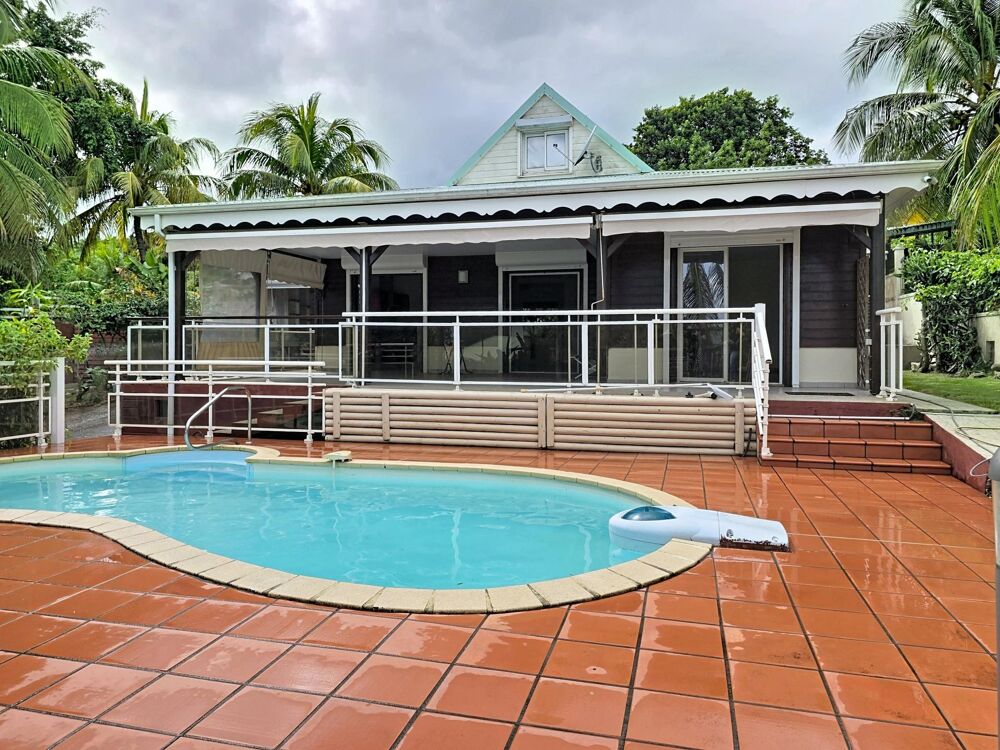 Vente Maison Maison � deux pas de la plage et des commodit�s! Sainte-rose
