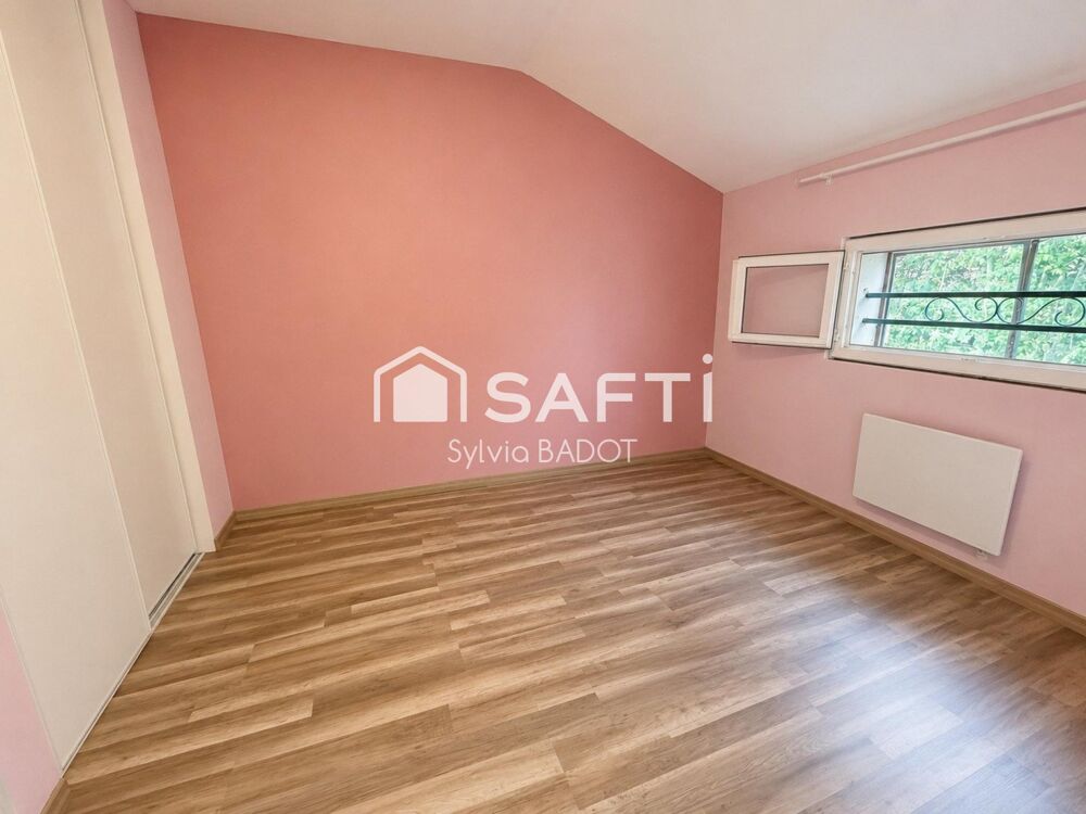 Vente Appartement PROCHE CENTRE LA SEYNE SUR MER APPARTEMENT T4 AU 3/3 + COMBLES La seyne-sur-mer