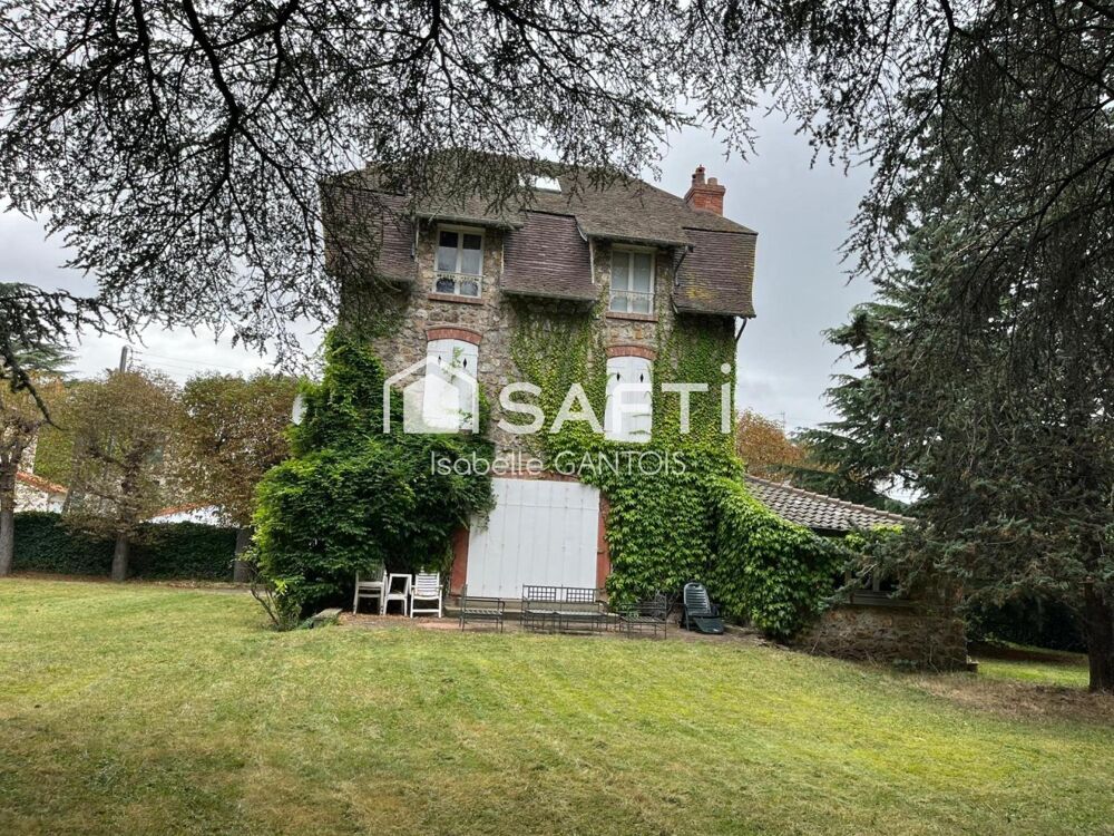 Beau potentiel avec terrain de 2400m² quartier Pasteur