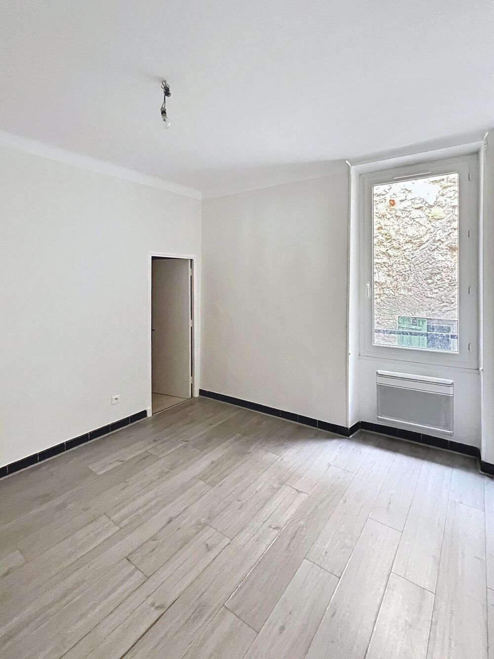 Trés beau T3 de 78 m²  Centre de Manosque + Cave de 12m² et Garage de 34 m²