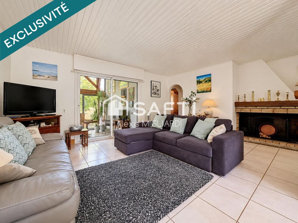 Vente Maison CASTELNAU-DE-MÉDOC – À DEUX PAS DES ÉCOLES ET DES COMMERCES – MAISON 3 CHAMBRES – TERRAIN 1 297 M² Castelnau-de-medoc