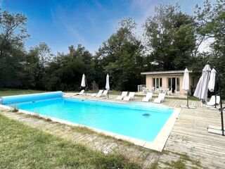  Maison  vendre 15 + pices 900 m