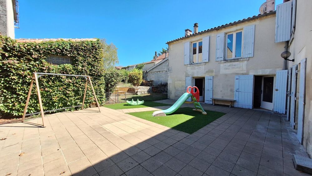 Grande Maison familiale à Châteaubernard