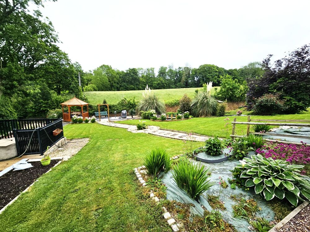 Belle longère de 110 m² sur 2500 m² de terrain avec garage