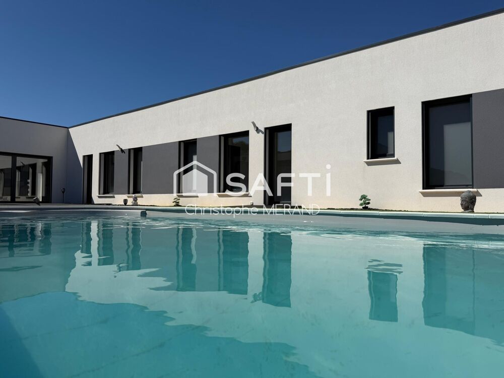 Villa d'architecte contemporaine avec piscine  272 m² habitables 