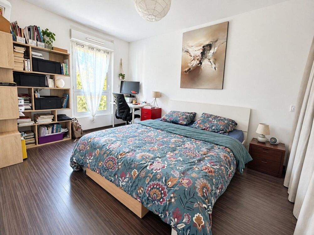 Appartement T3 avec jardin privatif et terrasse à seulement 10 minutes à pied du centre-ville