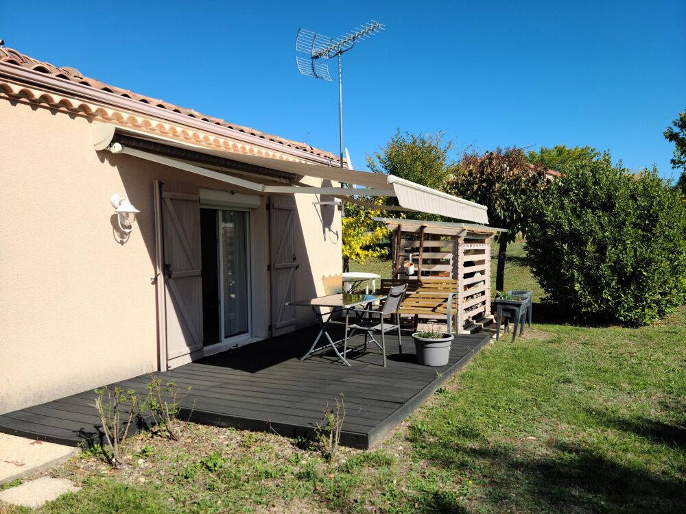 Maison plain pied 3/4 chambres, au calme.