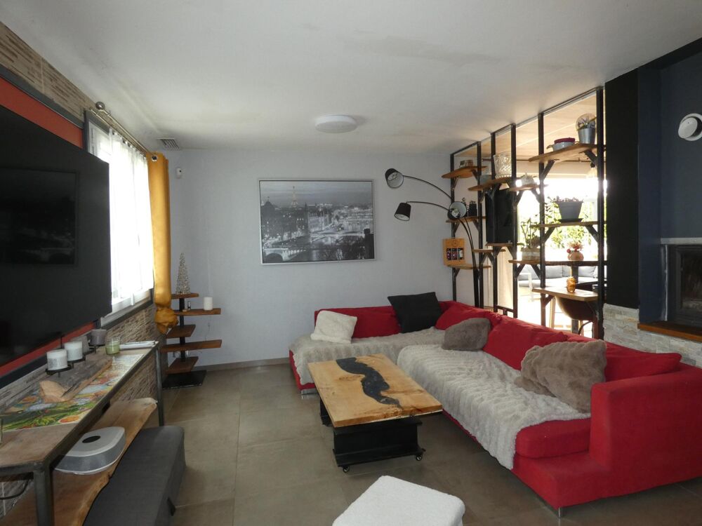 Vente Maison Villa T6 de 180m² avec piscine, pool house, grand garage sur une parcelle de 1180m² Montazels