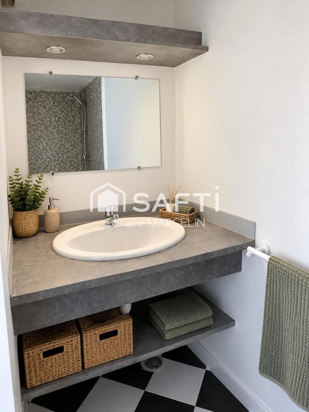 Vente Appartement UN APPARTEMENT T3… AVEC SON PROPRE JARDIN ET PARKING Rougiers