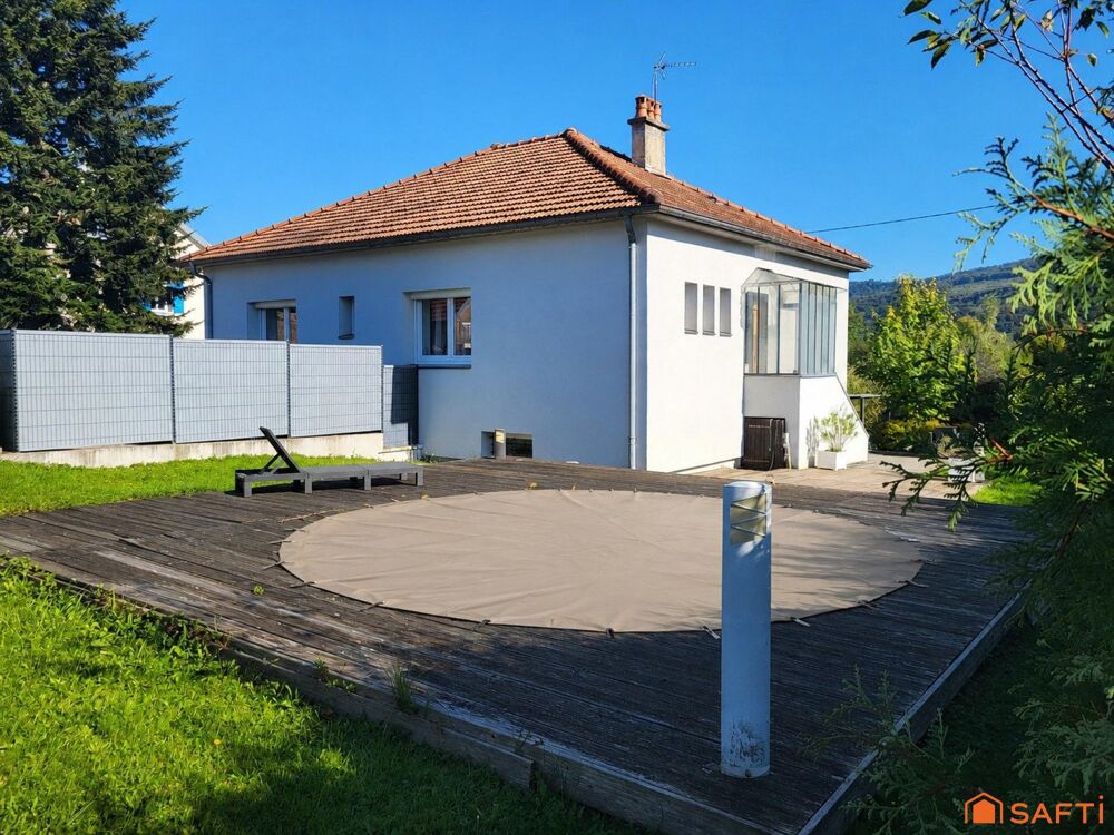 Élégante maison familiale avec piscine - 168m² à Devecey