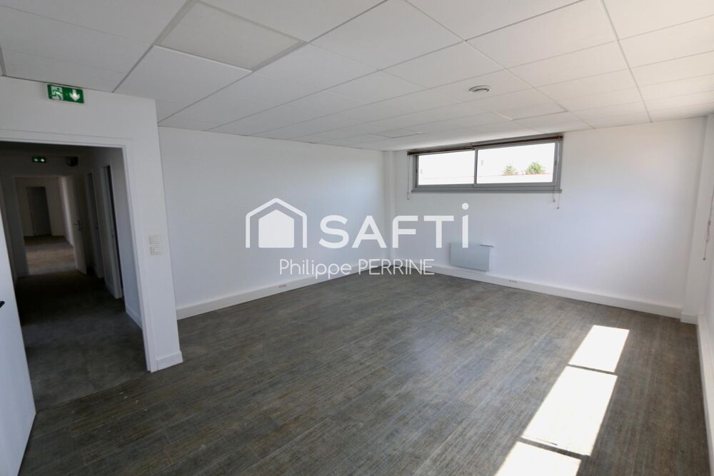  Bureaux de 47 m2 en RDC rénové à la vente ou à la location 