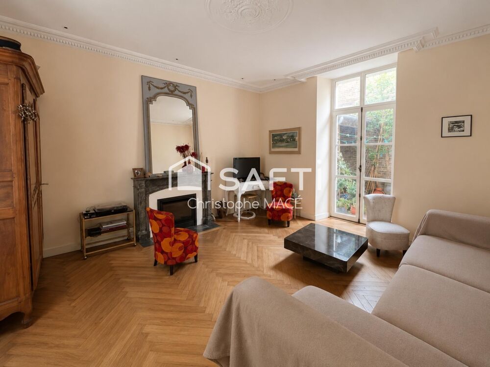Vente Maison Maison de Ville   7 pièces (5 chambres) - Laval Préfecture Laval