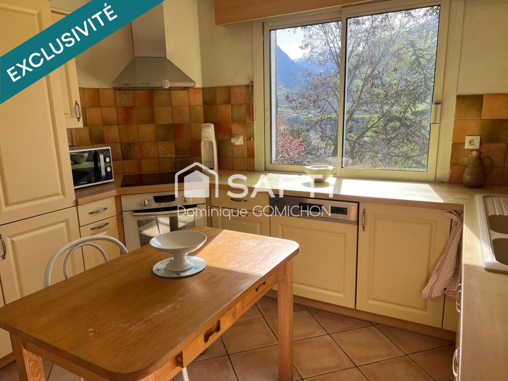 Maison avec une superbe vue à proximité des commerces