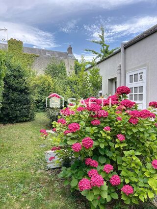  Maison  vendre 8 pices 330 m