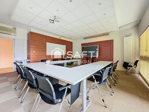   Local professionnel de 450 m2 avec parking à Toulouse 