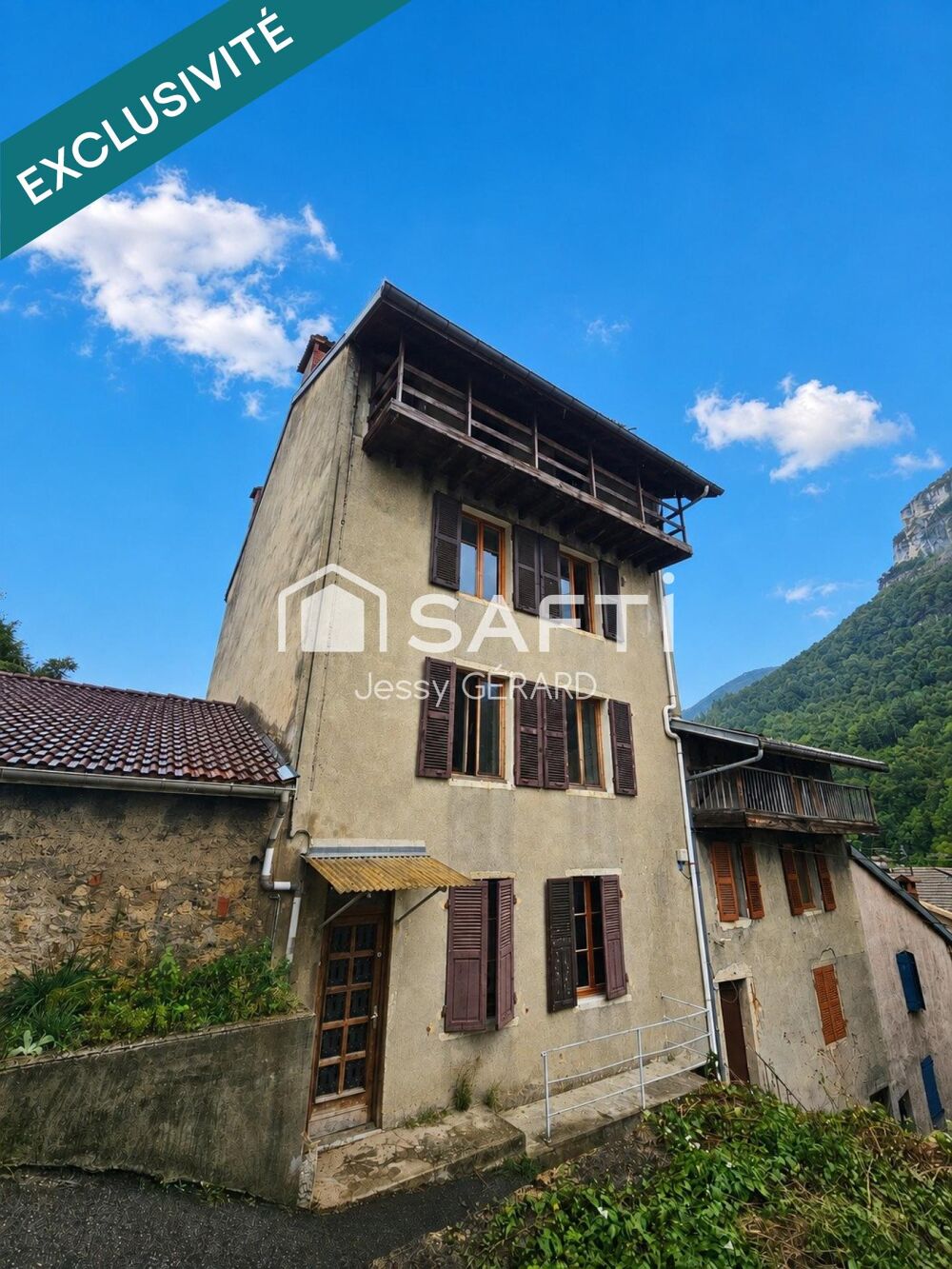 MAISON 165 M² À RÉNOVER  4 CHAMBRES  GRENIER AMÉNAGEABLE 55 M²  49 000 €