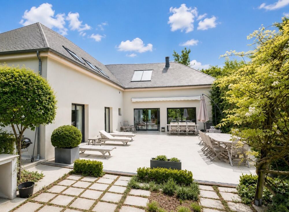 PROPRIÉTÉ DARCHITECTE DEXCEPTION À QUELQUES MINUTES DE CHANTILLY