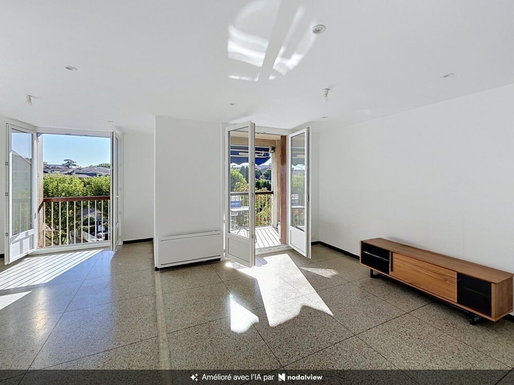 Manosque centre-ville  Lumineux appartement traversant de 78 m² entièrement rénové, avec balcon-terrasse, sans vis-à-vis et par