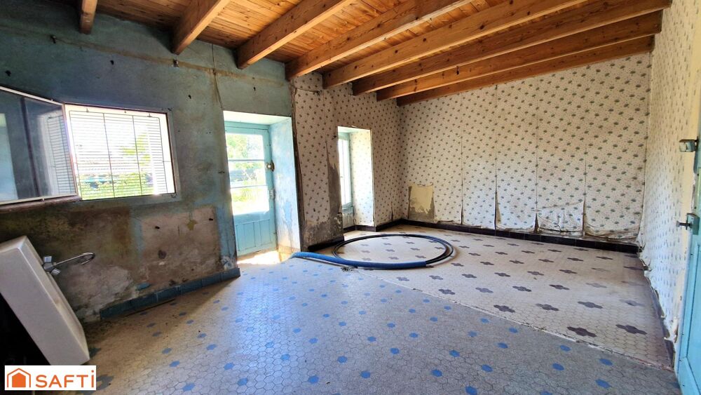 Maison en pierre à rénover avec fort potentiel