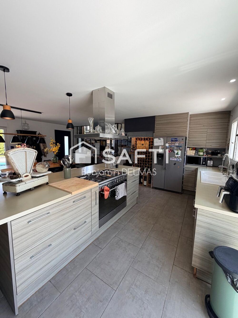 Maison entièrement rénovée à Artigues de 151 m².