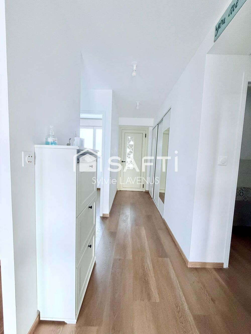 A SOISSONS, PROCHE HYPER CENTRE VILLE, MAISON DE 165 M2 SUR SON TERRAIN DE 587 M2.