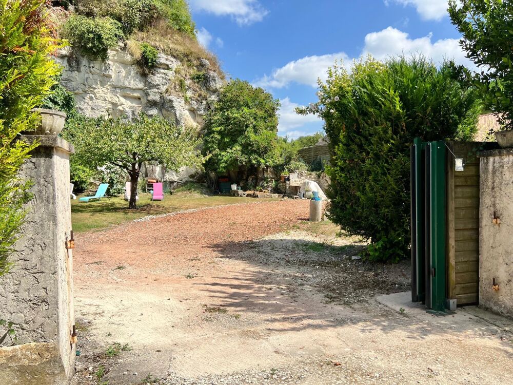 Belle propriété d'environ 195 m2 à Dompierre sur Charente, entre Saintes et Cognac