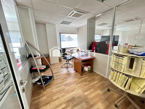   Local commercial de 2020 m²  Sur un terrain de 4122 m²  18 pièces   81290 LABRUGUIERE 