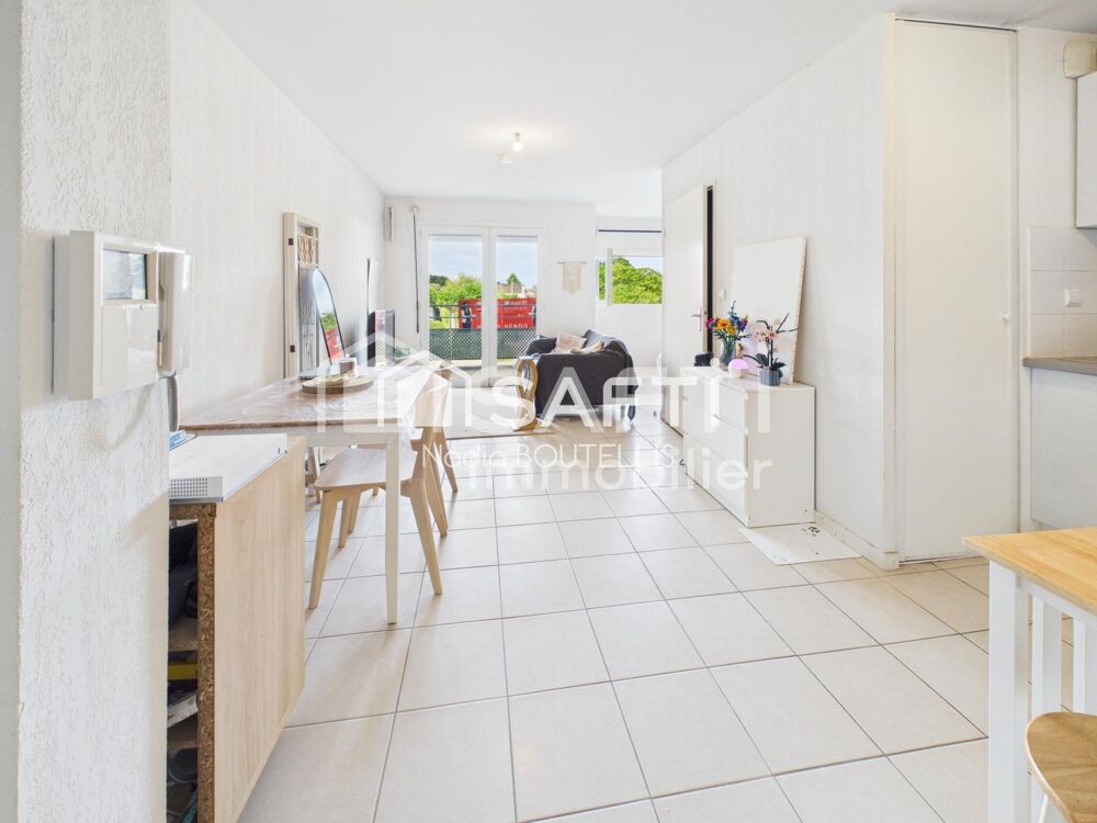 LE HAILLAN  STUDIO 32 m² AVEC PARKING COUVERT  PROCHE CENTRE-VILLE