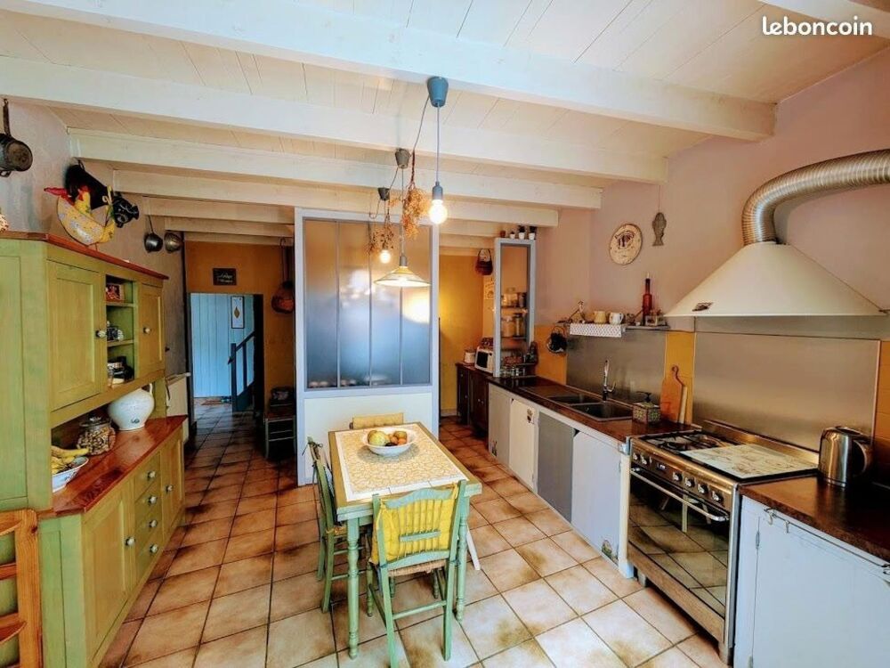 Vente Maison Magnifique maison en pierre sur la commune St Romain de Benet Saint-romain-de-benet