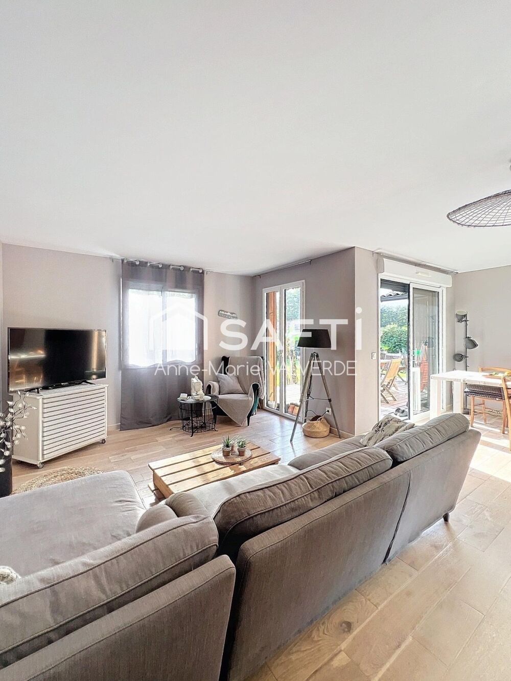 JOLIE MAISON- 102m²- terrain 765 m²-LACANAU VILLE